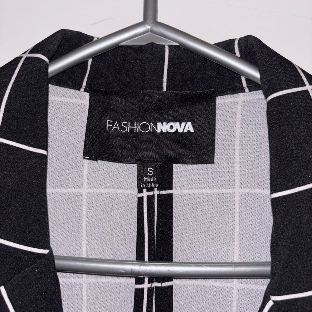 Fashion Nova Blazer - Picture 3 of 3